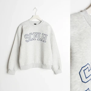 Basic sweatshirt  - Säljer denna sweatshirt ifrån Gina. Slutsåld !! Nyskick. Nypris 279