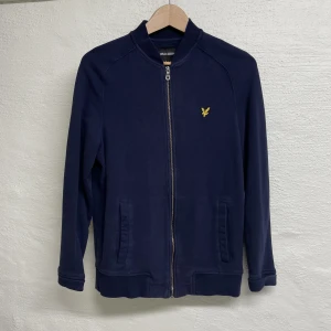 Lyle & Scott tröja  - Lyle & Scott tröja. Storlek S.