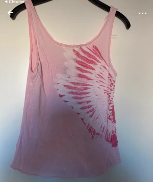 Linne från H&m - Strl xs   Ny skick strl 37  Rosa och vit15 kr  