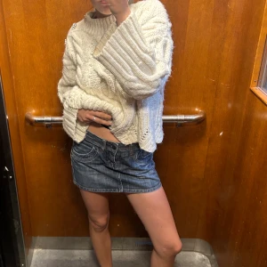 Kanelstickad tröja - Fin kabelstickade tröja