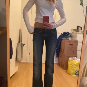 Lowaist jeans - Lågmidjade jeans, köpt second hand men aldrig använt. Säljer pågrund av för små🫶