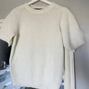 Säljer denna tröja från vero moda i storlek S!🤍