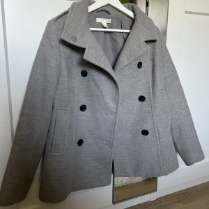 Kort kappa - Kort kappa från H&M  Strl. 40  