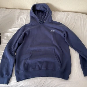 Skatedeluxe hoodie - Aldrig använd säljer för att den inte passa och den gick inte att skicka tillbaka