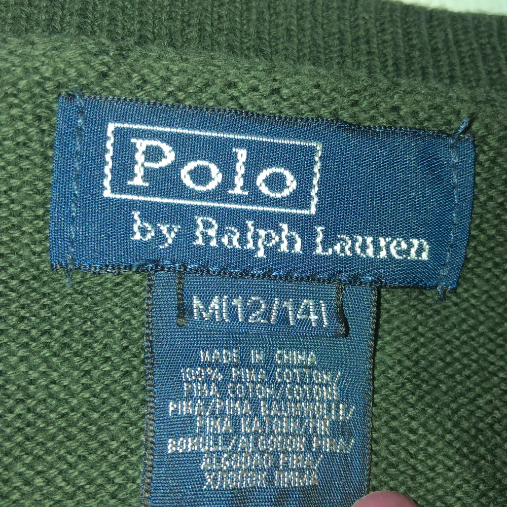 Polo Ralph Lauren, storlek 12/14 år, mörkgrön. Stickat.