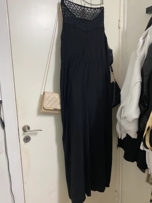 Klänning  - Klänning 