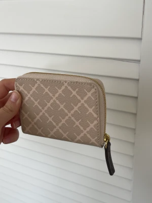 Malene Birger plånbok  - Malene Birger plånbok i ett väldigt fint skick. Nypris är 800kr.