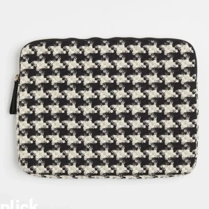 Datorfodral - Så fint datorfodral från hm som jag aldrig använt! Måtten är ca 36x27cm! Kan självklart gå ner i pris vid snabb affär