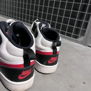 Nike dunk - Storlek 39, använda få tal gånger. Mycket bra skick. Nypris 1345 :-