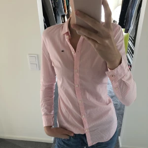 Rosa skjorta  - Passar även xs