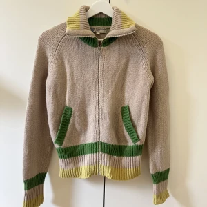 Yllekofta tiger of sweden  - Jättecool yllekofta från tiger of sweden. I nyskick! Står storlek M men det är snarare en S.