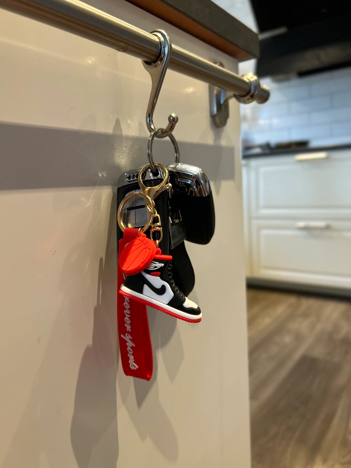 Jordan 1 nyckelring (röd/svart) - 90