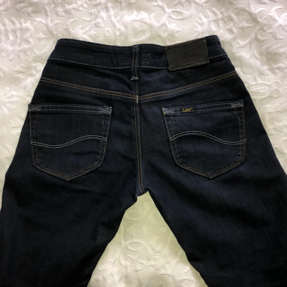 Ett par jätte fina Lee jeans i super fint skick. Aldrig använda förutom en gång där jag provade de! Säljer pga för små! 🤍 storlek 140, pris går att diskuteras!🤍. Jeans & Byxor.
