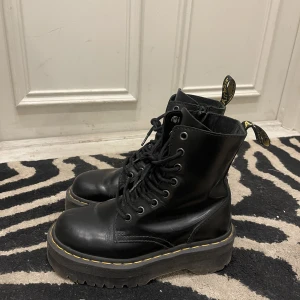 Dr.Martens  - Storlek 36. I bra skick, ej mycket använda. 