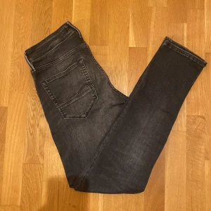 Jack and Jones jeans - Ett par fett fräscha Jack & Jones jeans med en sköna tvätt, knappt använda. Pris kan diskuteras