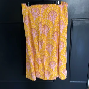 Kjol - Mjuk fin kjol i bra kvalite. 