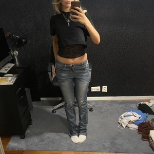 Acne jeans - Säljer dessa fina raka acnejeans i storlek 29/34, passar mig som har S men är lite långa.
