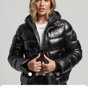 Söker denna Jacka! - SÖKER!! söker denna jacka i storlek 36/38 för rimligt pris 