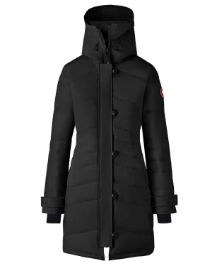 Canada Goose Lorette Parka till salu  - Jackan är köpt på Johnnells och är i storlek XS (passar även en S). Har använts i 2 vintrar. Nyskick. Inga skador, repor eller slitage på jackan. Så gott som ny. Nypris 10699kr. Vid snabb affär kan priset diskuteras. PS: päls + kvitto medkommer 