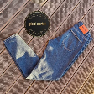MONTÉN jeans oanvända  - | Ett par MONTÉN jeans i nyskick till dunderpriset 349! | nypris är ca 1200 | storleken 30/30 modellen är 183 och väger 72kg | hör av er vid frågor fler bilder finns 