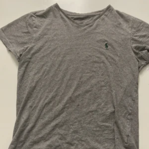 Polo Ralph Lauren t shirt - Barley used