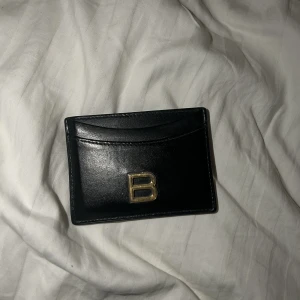 Balenciaga korthållare - Balenciaga-korthållare i fint skick! Nypris drygt 2600kr❤️
