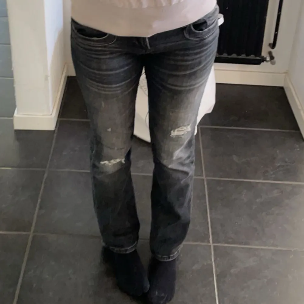 superfina ltb jeans men har inte riktigt fått användning för dom, nypris 829. Små i storleken enligt försäljaren. Jeans & Byxor.