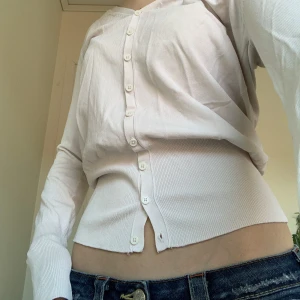 Tunn kofta  - Superfin ljusljusrosa kofta från zara!💘