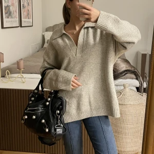 Stickad tröja - Oversized tröja från H&M, använd 1 gång❤️