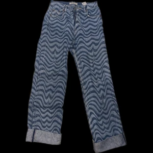 Pull & bear straighleg jeans med mönster  - Roliga jeans pull & bear jeans. Inga skador. Priset kan diskuteras. 