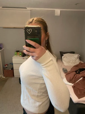 Gant tröja  - Jättefin gant tröja, säljer pågrund av att jag inte andvänder den längre! Har inga hål 