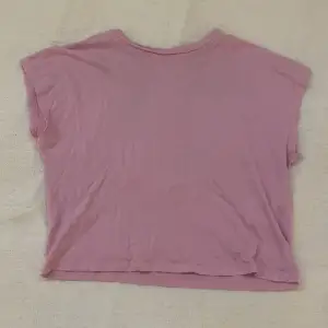 En jätte fin rosa t-shirt från H&H 🌸