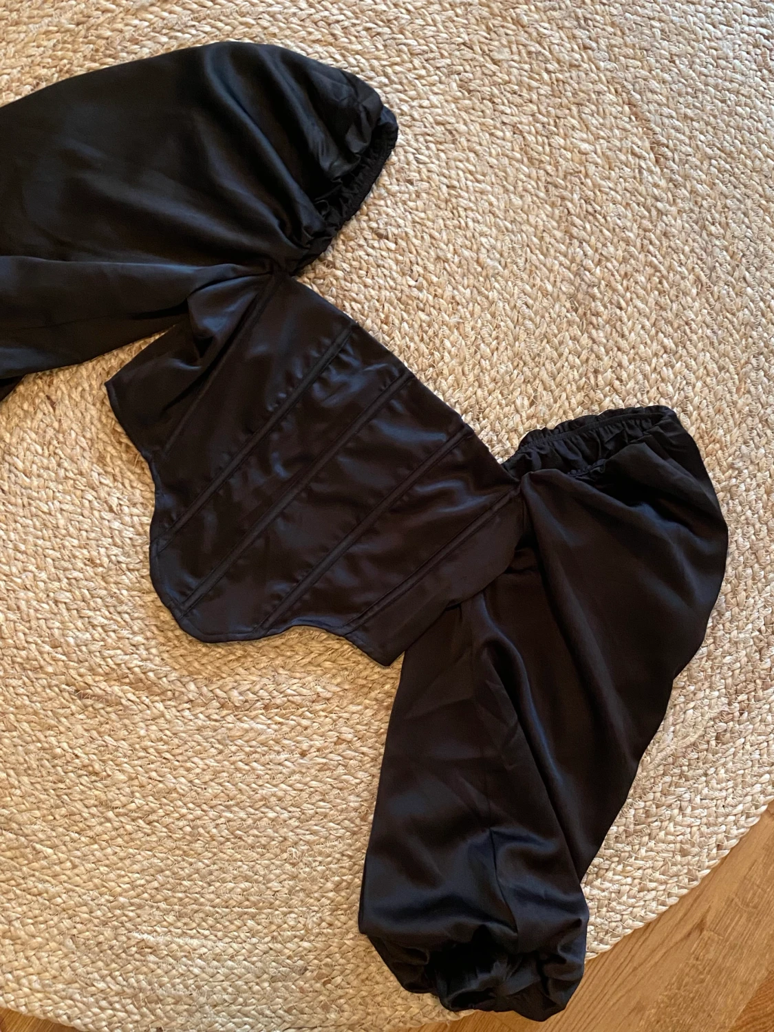 Svart crop topp - 90