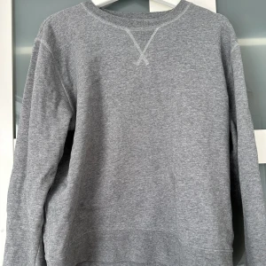 Arket tröja  - Fint skick.  600 kr nypris.