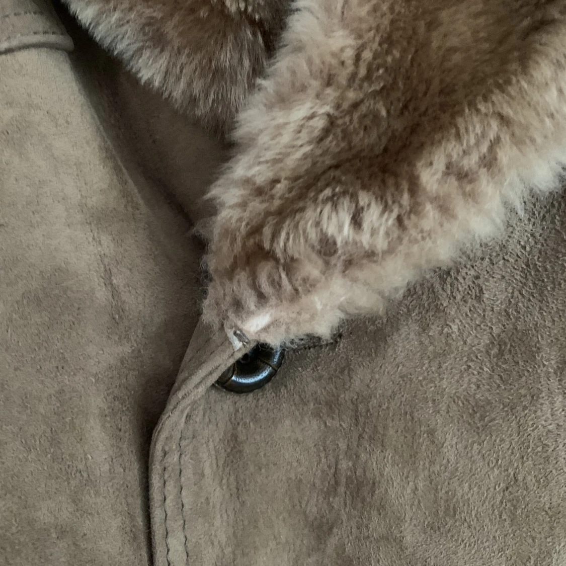 Beige/brun kappa i mocka - 91