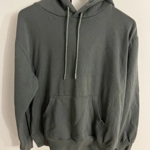 Hoodie - Hoodie i storlek S.