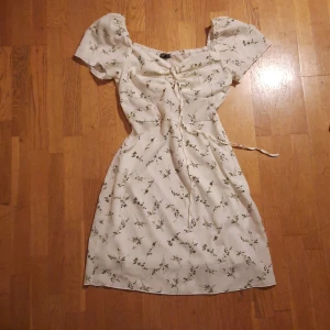 Sommar klänning - En jättefin och gullig sommar klänning.