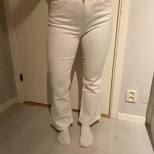 Vita jeans från Cubus storlek S
