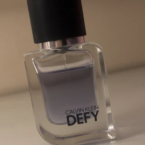 Calvin Klein parfym  - Säljer min sambos Calvin Klein DEFY parfym 30ml. För män 🤍