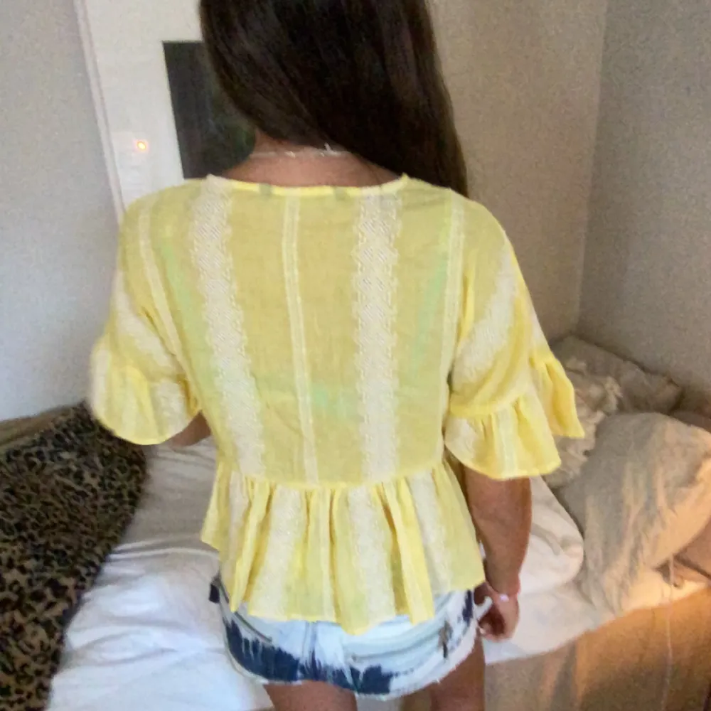 Super fin zara blus som inte finns kvar lĂ€ngređ„°đ„°đ„°. Puserot.