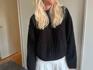 Stickad tröja  - Så mysig stickad tröja i fint skick