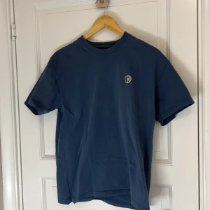 Polar skate tshirt - Riktigt snygg och bra kvalitets tshirt. Sitter som en medium alltså baggy. Skriv för mer bilder/frågor