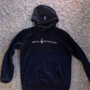 Sail recing tröja - En sail recing tröja som jag aldrig brukar använde men den är Använd i bra skick. 