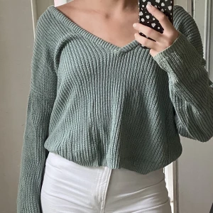 Tröja - Fin mysig tröja, säljer pga används inte längre, välanvänd men i fint skick