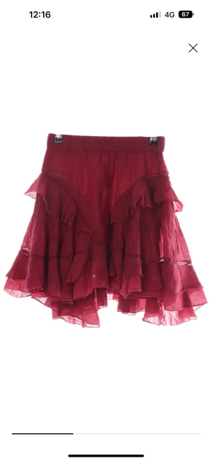 Kjol från isabel marant  - Säljer denna kjolen från isabel marant❤️ såå snygg och eftertraktad!! Köpt för 5000kr och använd en gång