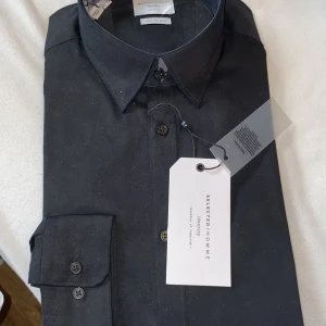 Helt ny skjorta  - Helt ny. Ej använd 