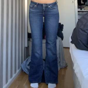 Skitsnygga jeans från Only, köpta från Zalando🌟Jeansen har inga större defekter!!