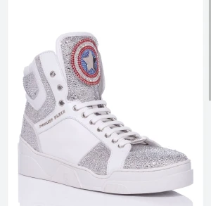 Philip plein sneakers - Philipp plein skor stucked, strl 43  Nypris runt 25 000 bra skick, 5000