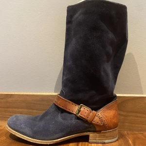 Boots - Ett par handgjorda stövlar/boots från n.d.c. Varsamt använda. Nypris 4500kr 