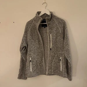 Tuxer fleece, använd en gång - Kanonskick.